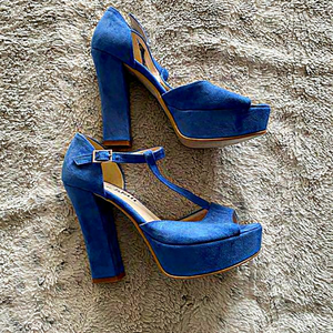 BLUE‎ FAUX SUEDE Platforms Size 37/7.